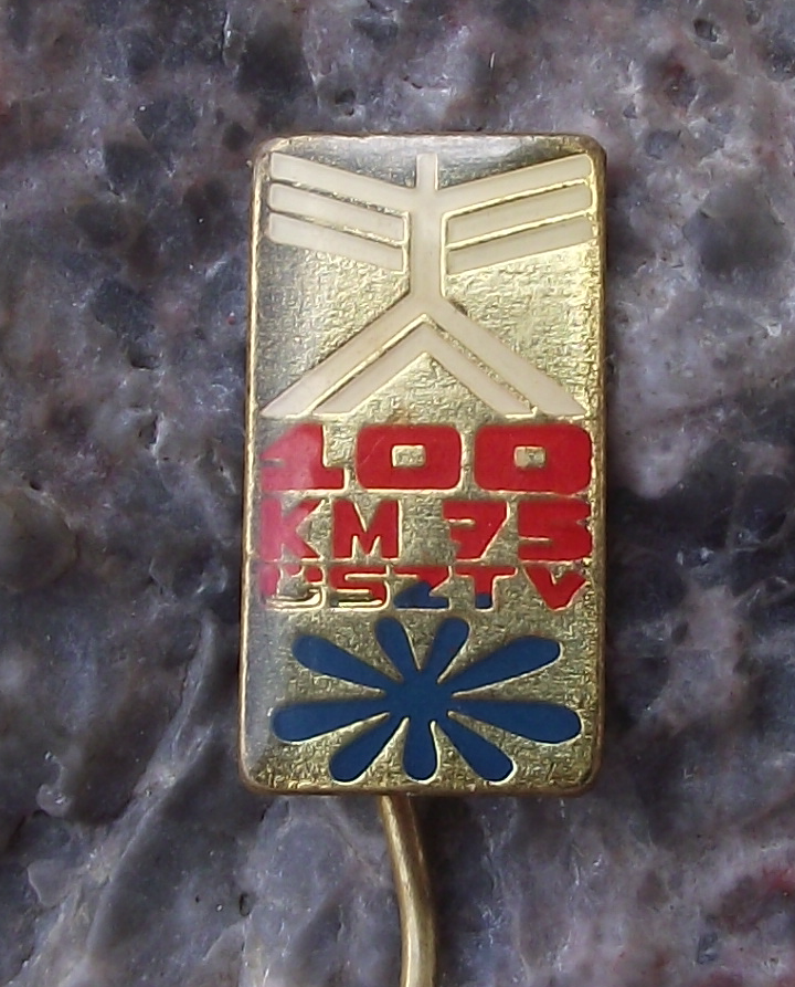 1975 100 km Kilometres Spring Walk National Walking Event Jarní kilometry Pin Badge