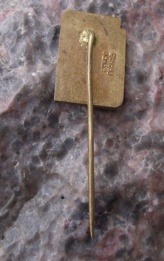 1964 MVS Czech Vocational School Athletics Competition Finals Sprinter Pin Badge