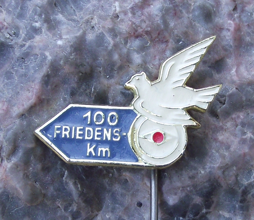 Vintage East Germany 100 km Kilometres Spring Walk Walking Event Dove Pin Badge