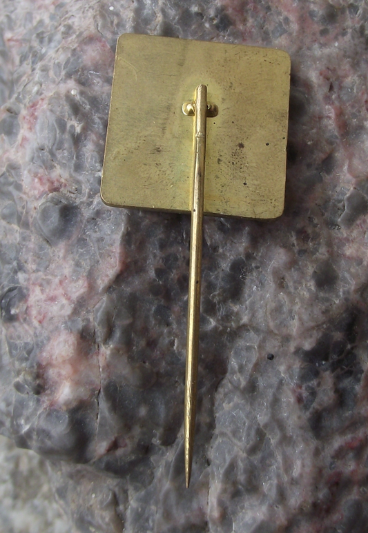 1987 100 km Kilometres Spring Walk National Walking Event Jarní kilometry Pin Badge