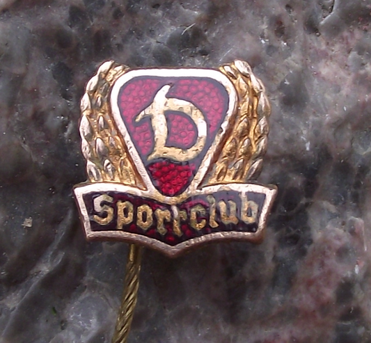 Vintage Dynamo Berlin Sportclub Football Club East German Pin Badge