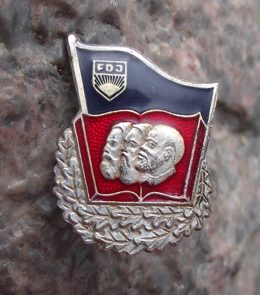 Vintage FDJ Silver Badge for Good Knowledge Engels Marx Lenin Book Pin Badge