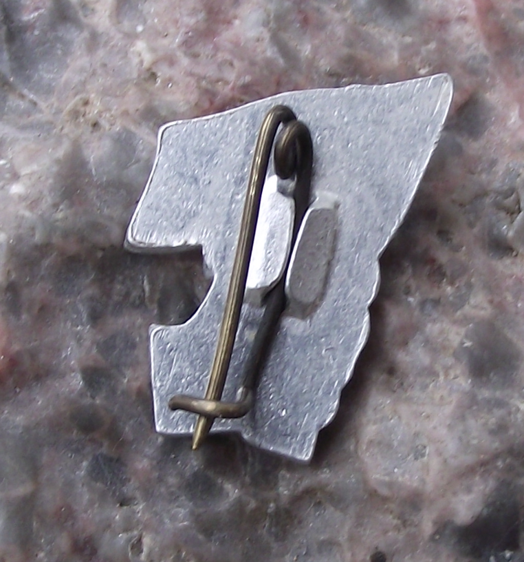 Vintage Cuba Cuban National Anniversary Machete Flag Pin Badge