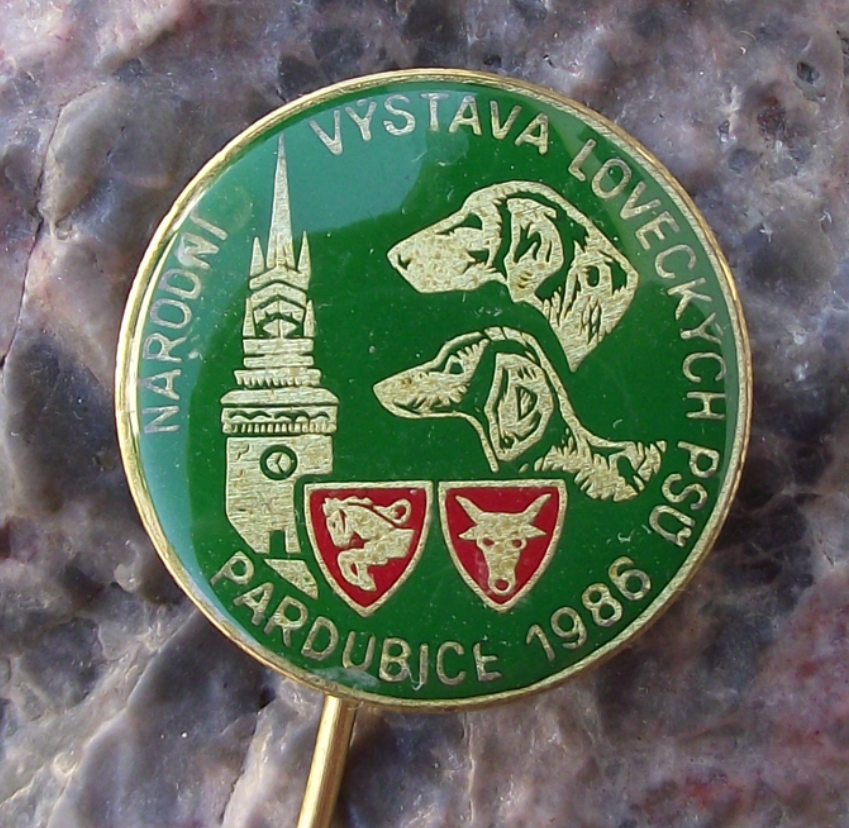 1986 Czech Hunting Dog Show Pin Badge Pardubice Enamel Pointer Dachshund