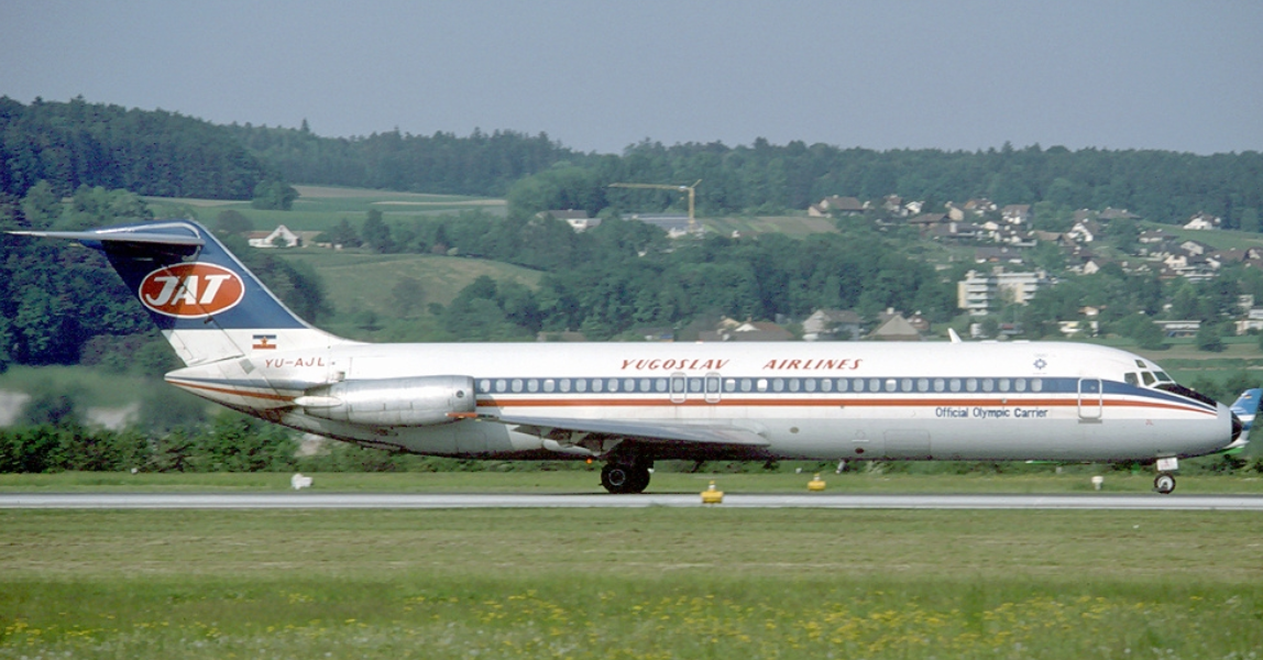 1969 JAT McDonnell Douglas DC-9 Serbia Airlines Aircraft Pin Badge