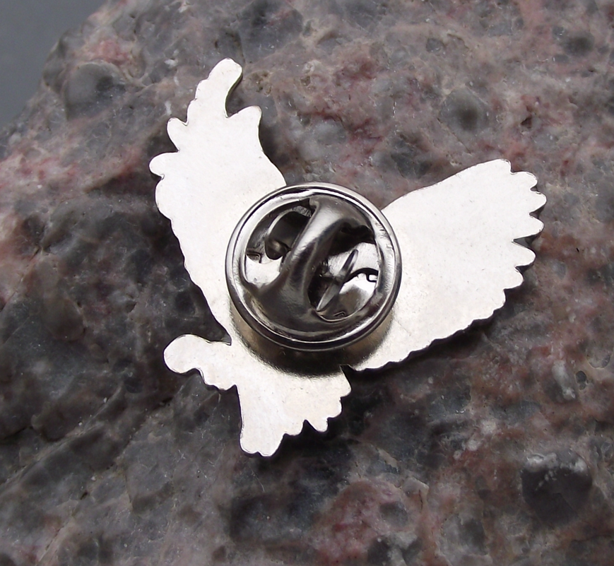 White Tailed Sea Eagle Protection Swooping Bird Raptor Brooch Pin Badge