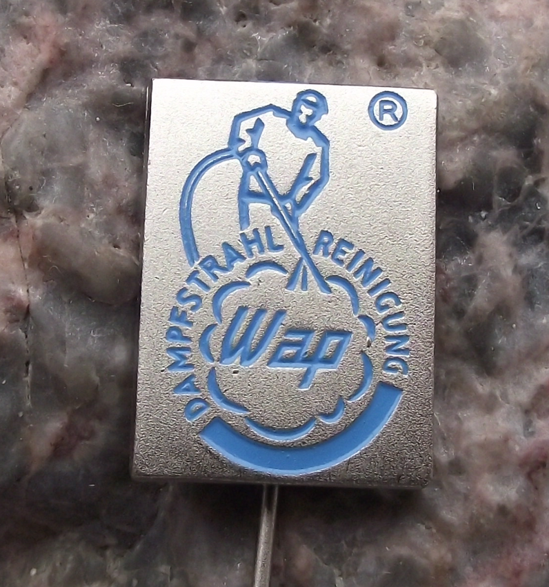 Vintage WAP Dampstrahl Reinigung Pressure Washers East German Pin Badge