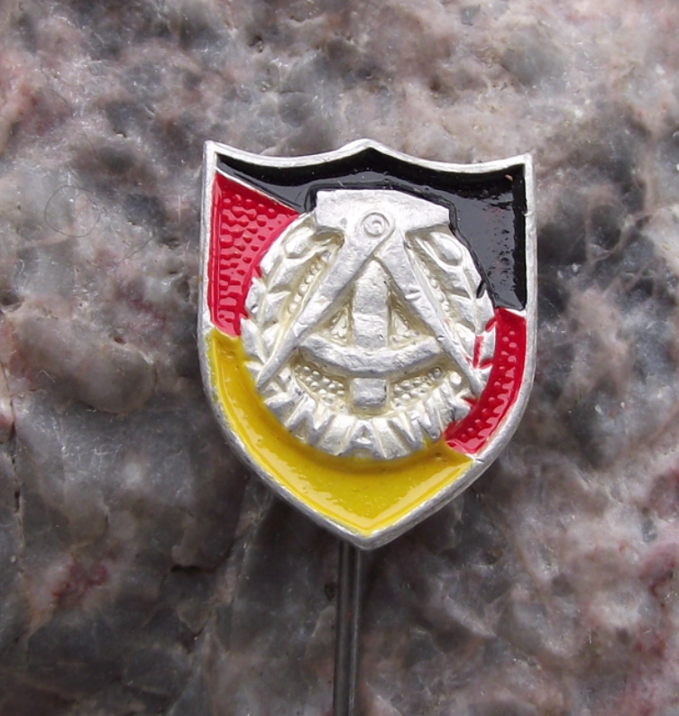 Vintage NAW Nationales Aufbauwerk East German Volunteer DDR GDR Pin Badge