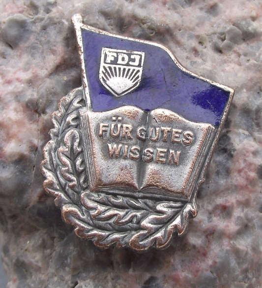 Vintage Big FDJ Freie Deutsche Jugend East German Good Student Pin Badge