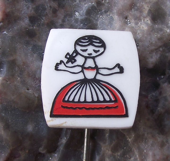 Vintage Vecernicek Czech Cultural Icon Rumcajs Wife Manka Cartoon Pin Badge