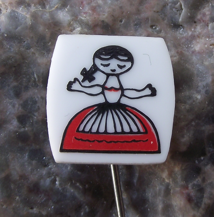 Vintage Vecernicek Czech Cultural Icon Rumcajs Wife Manka Cartoon Pin Badge