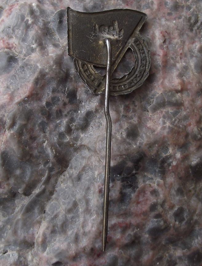 1957 SCSP Large Red Flag 40th Anniversary Czech Soviet Friendship Pin Badge - Badgecrazy