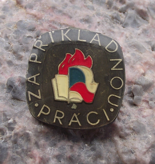 Vintage Czechoslovakia Pioneer Youth Group For Exemplary Work Award Pin Badge