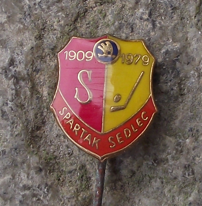 1979 Skoda Spartak Sedlec Ice Hockey Club Anniversary Pin Badge - Badgecrazy