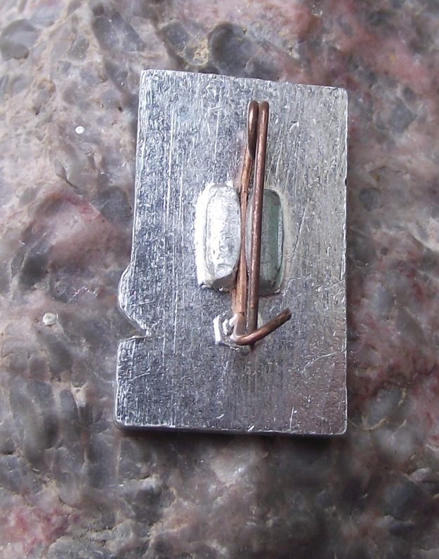 Vintage Soviet Union Statue at UN Building World Peace Pin Badge - Badgecrazy