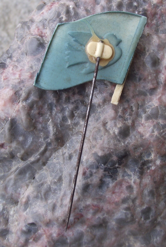 Vintage White Dove of Peace on Blue Flag Peacetime Plastic Pin Badge - Badgecrazy