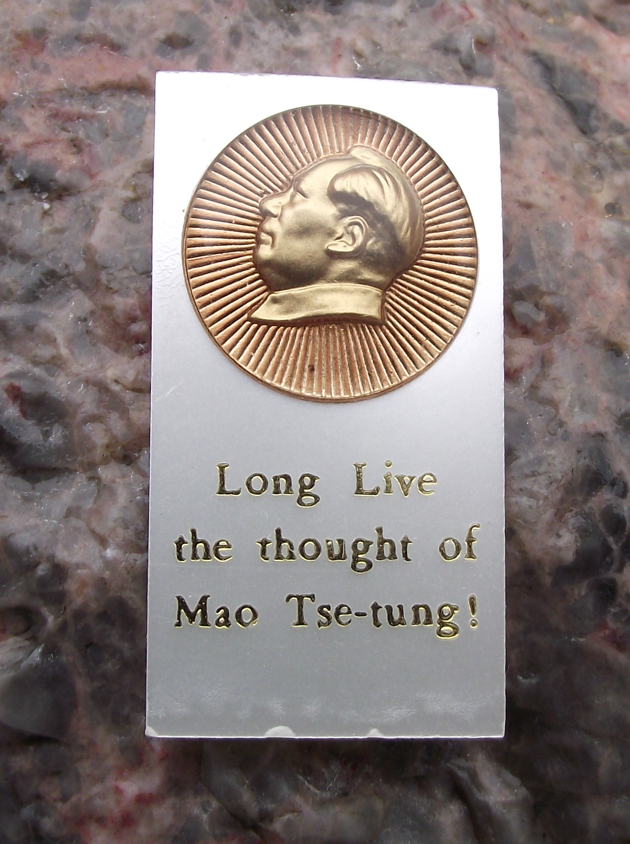 Vintage LONG LIVE THE THOUGHT OF MAO TSE-TUNG English Pin Badge