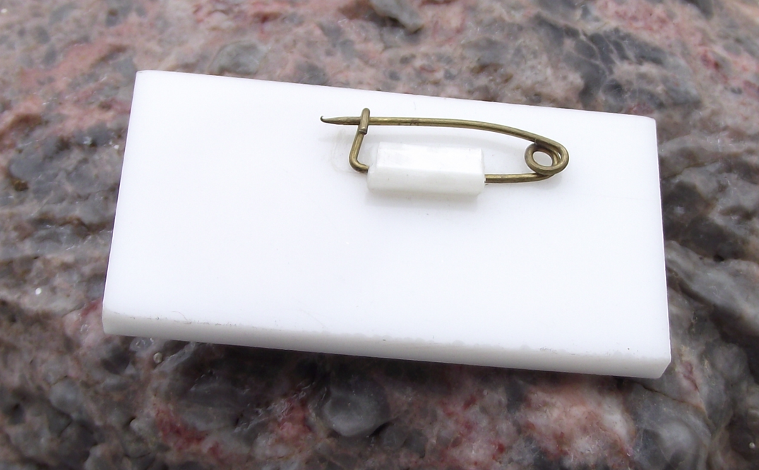 Vintage Chairman Mao THE EAST IS RED Slogan Communist China Pin Badge