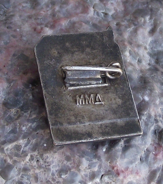 Vintage 3D Lenin Statue Pointing to Vostok Rocket and Electric Cables Pin Badge