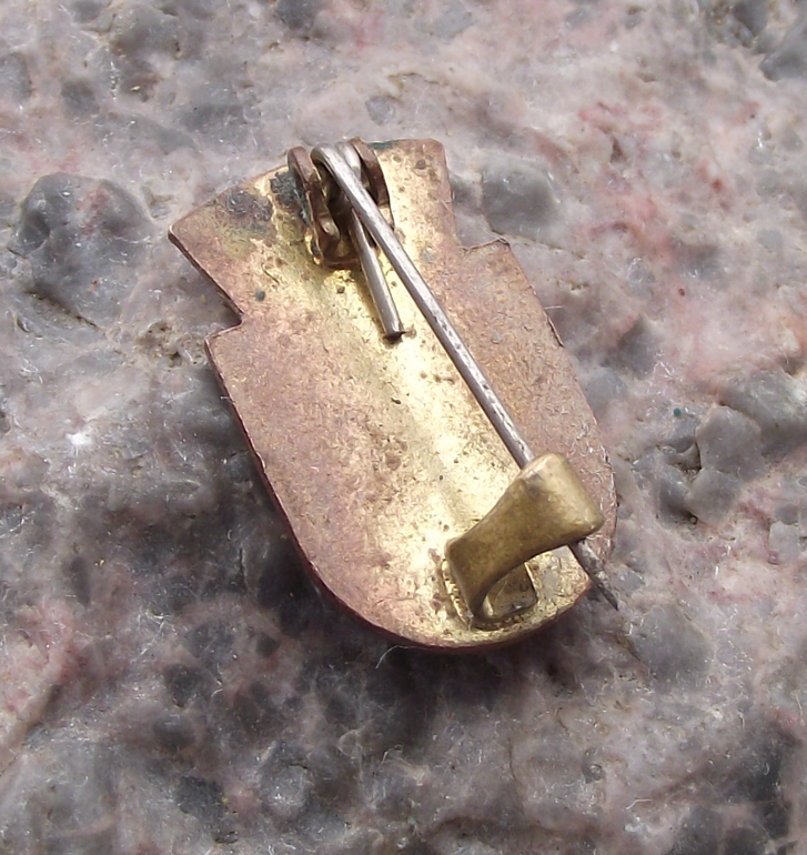 Vintage Berlin Capital City East Germany DDR Bear DDR GDR Clasp Pin Badge