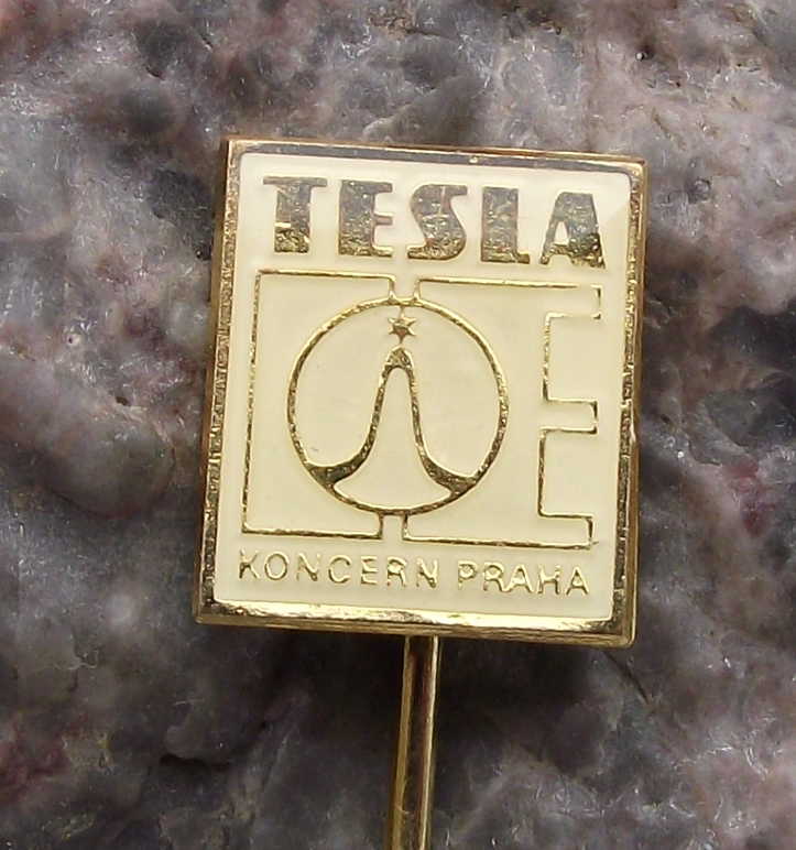 Vintage Tesla IE Koncern Praha Pin Badge