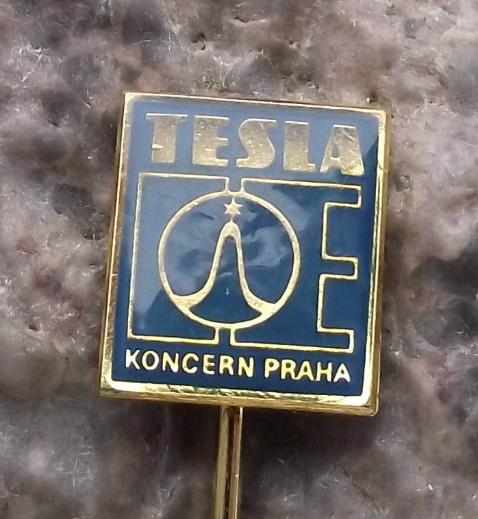 Vintage Tesla IE Koncern Praha Pin Badge