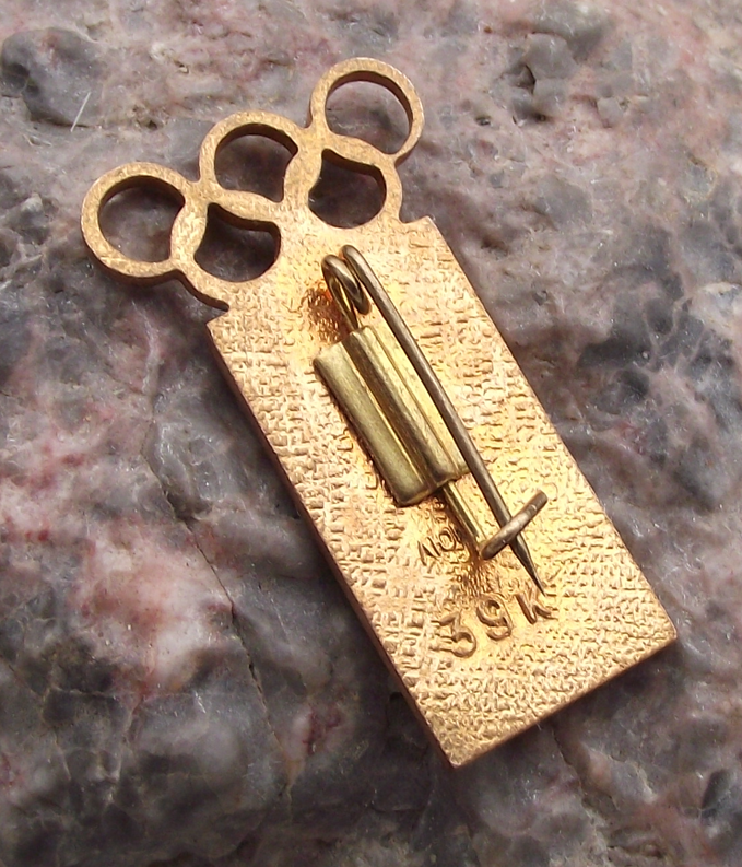 1980 Moscow Olympic Games Spasskaya Tower Red Star Pin Badge