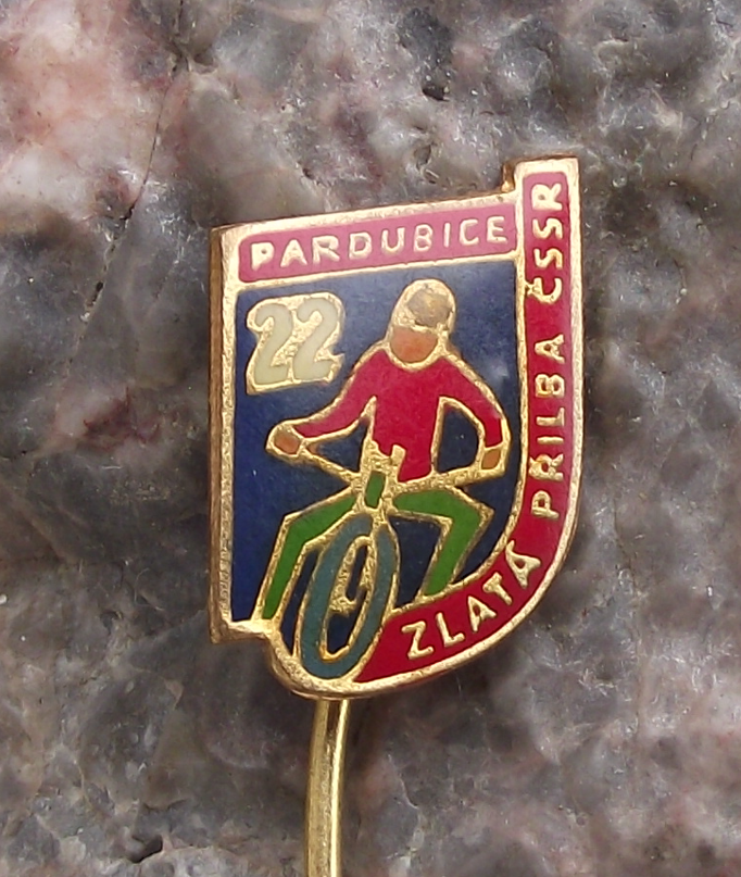 1970 Golden Helmet 22nd Czech Motorbike Speedway Championship Race Pin Badge