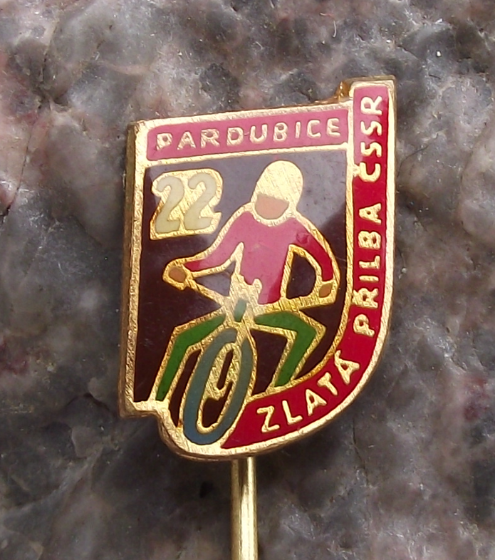 1970 Golden Helmet 22nd Czech Motorbike Speedway Championship Race Pin Badge