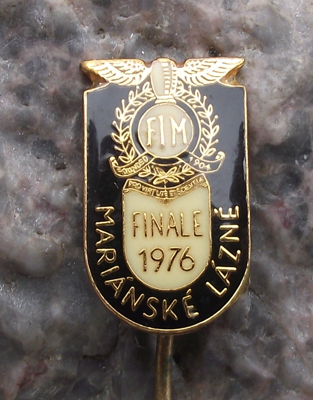 1976 FIM Moto Federation Marianske Lazne Motorcycle Speedway Finals Pin Badge