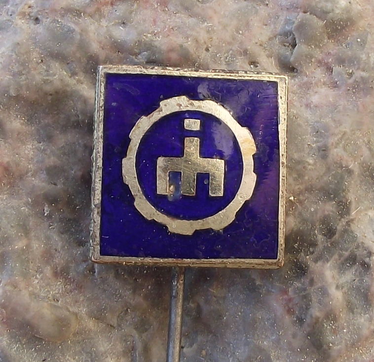 Vintage DIA Maschinen Export East Germany Engineering DDR GDR Logo Pin Badge