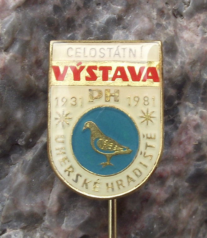 1981 Czech Homing Pigeon Breeders Show Uherske Hradiste Pin Badge