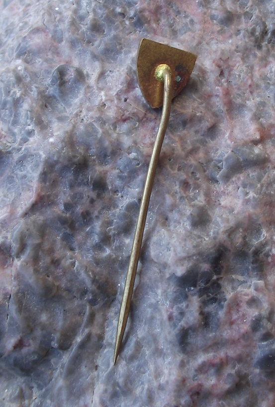 Vintage Cuba National Flag Small Shield Shaped Pin Badge