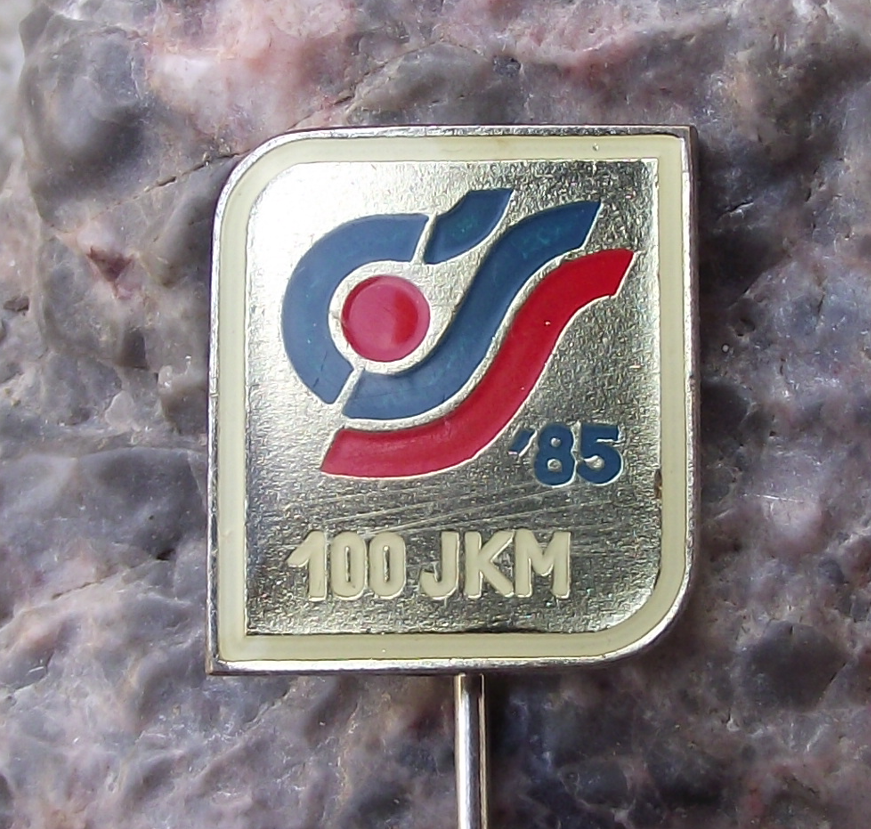 1985 100 km Kilometres Spring Walk National Walking Event Jarní kilometry Pin Badge