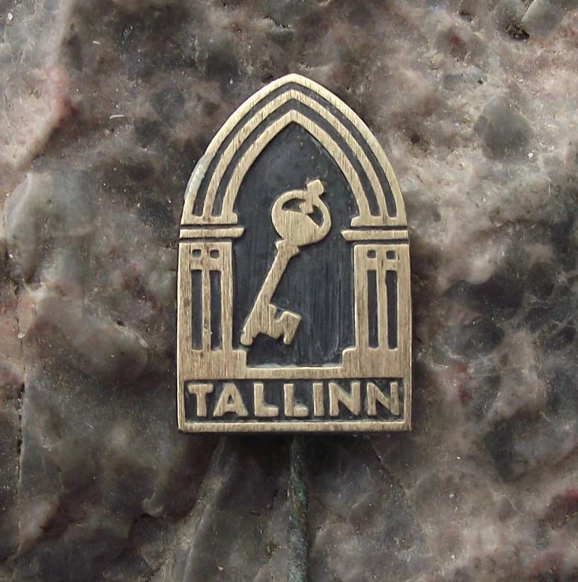 Vintage Tallinn Estonia Key to the City Gates Tourist Souvenir Pin Badge