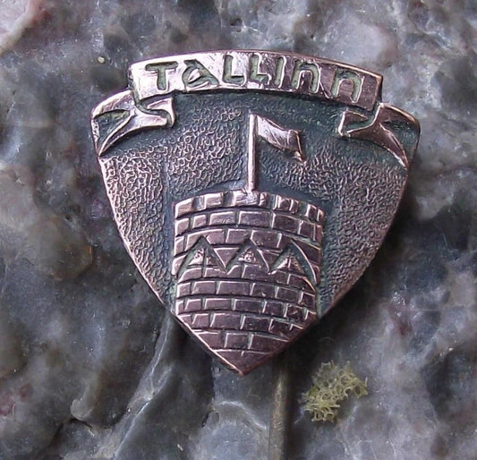 Vintage Tallinn Estonia Castle Tower and Flag Tourist Souvenir Pin Badge