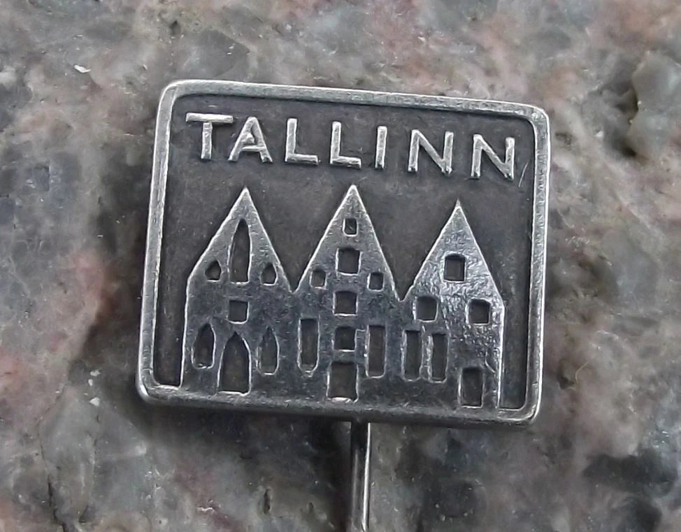 Vintage Tallinn Estonia Ancient City Emblem Motif Tourist Souvenier Pin Badge
