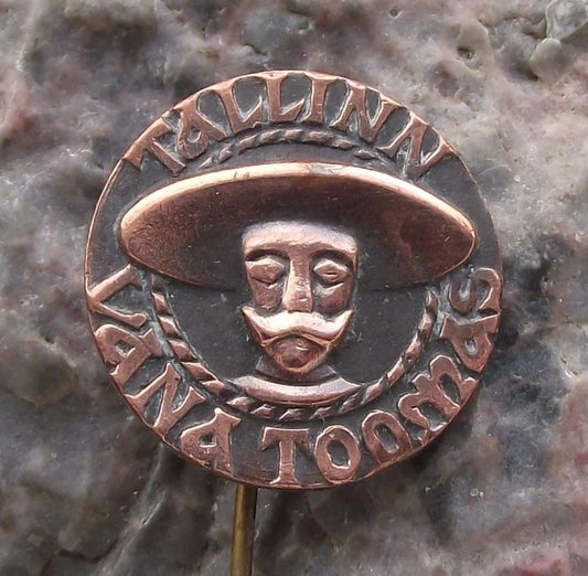Vintage Tallinn Estonia Vana Toomas Old Thomas City Guard Souvenir Pin Badge