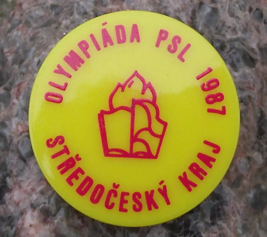 1987 Czechoslovakia Pioneer Movement Socialist Scouts Sports Olympics Pin Badge