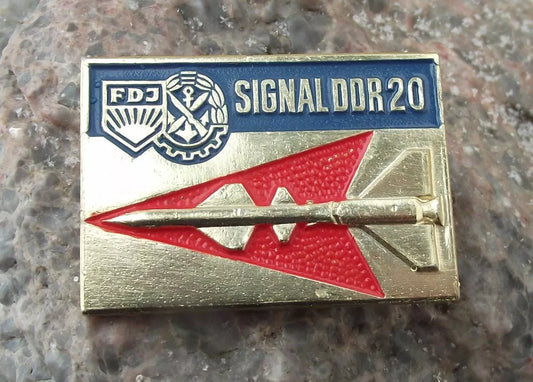 FDJ Freie Deutsche Jugend Signal DDR 20 Rocket Missile East Germany Pin Badge