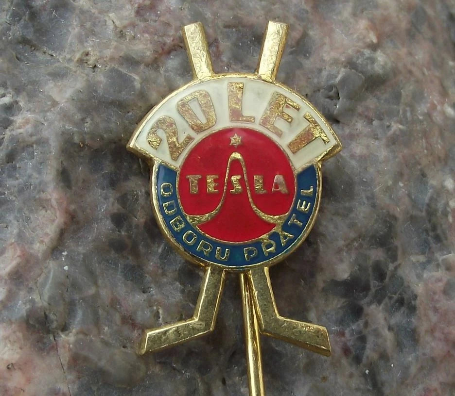 1980 Tesla Pardubice Czech Ice Hockey Team Club 20th Anniversary Pin Badge