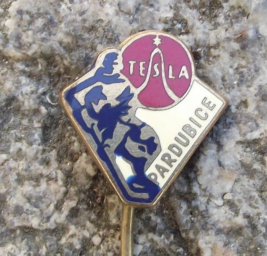 Vintage Tesla Pardubice Ice Hockey Czech Team Player Skater Logo Pin Badge
