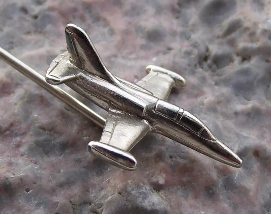 Vintage Aero Albatros L-39 L 39 Czech Jet Trainer Combat Aircraft Pin Badge - Badgecrazy