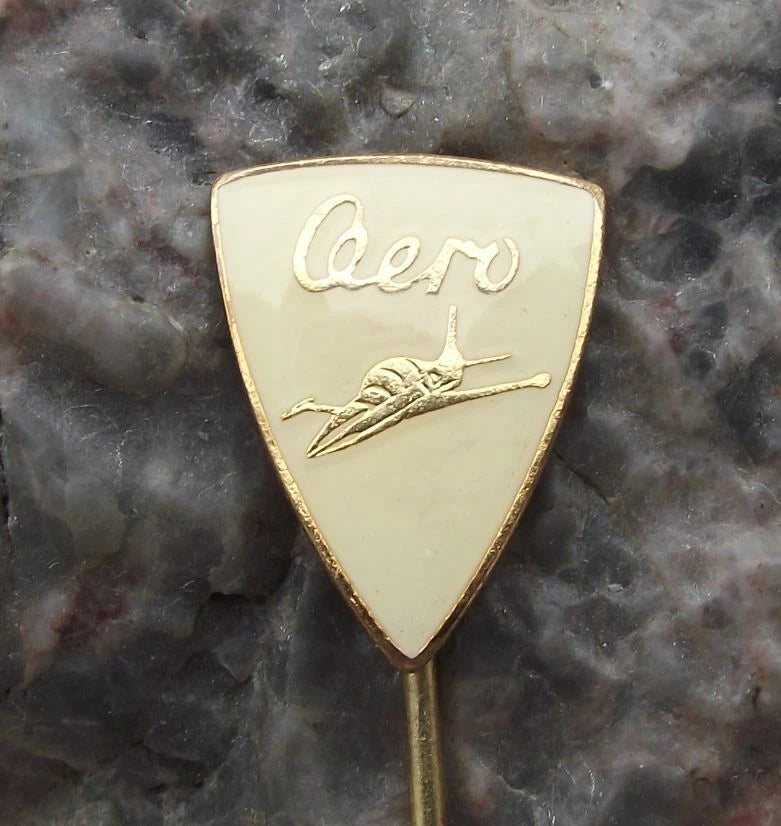 Vintage Aero L-39 L39 Albatros Albatross Jet Training Aircraft Shield Pin Badge - Badgecrazy
