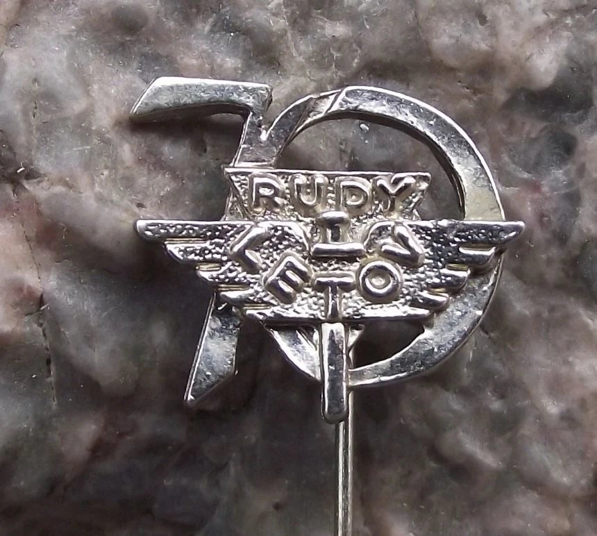 1988 Rudy Letov Aviation 70th Anniversary Czech Aircraft Factory Pin Badge - Badgecrazy