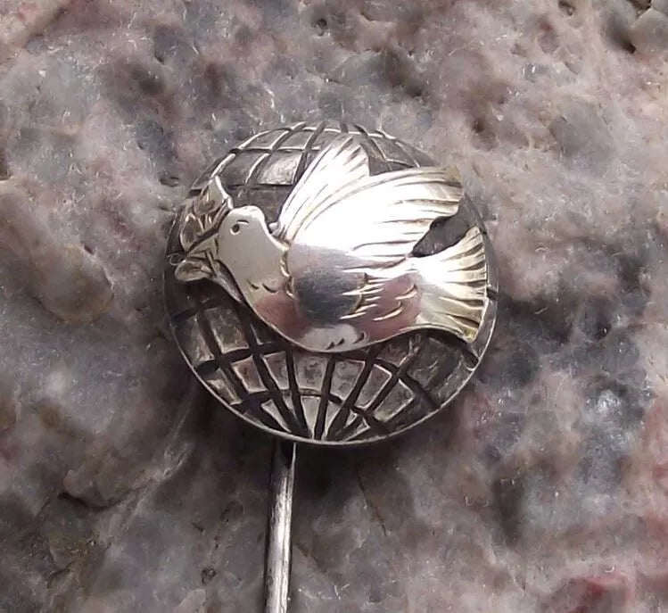 Vintage Dove World Peace Slogan Olive Branch Religious Icon Pin Badge - Badgecrazy