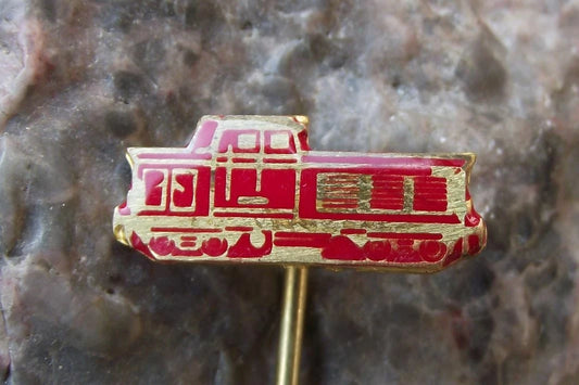 Czechoslovakia Railway CSD Diesel Shunter Cargo Train Engine Rail Pin Badge