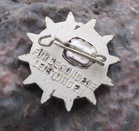 Vintage DFD Women's League FUR BESONDERE LEISTUNGEN Award Pin Badge