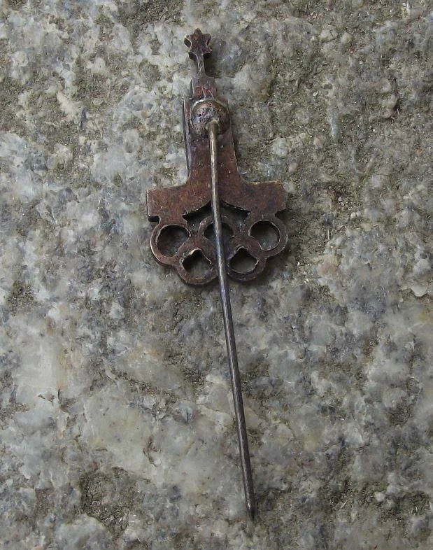 1980 Moscow Olympic Games USSR Soviet Tower Cut Out Logo Pin Badge