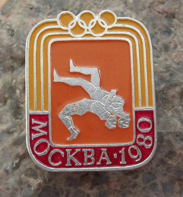 1980 Official Moscow Olympic Games Greco Roman Wrestling Sports Event Pin Badge